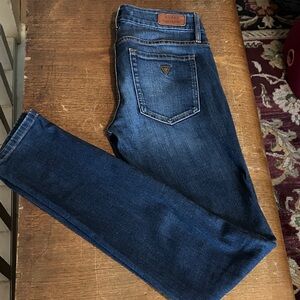 GUESS Women's Size 26 Dark Blue Curvy Sophia Skinny Jeans